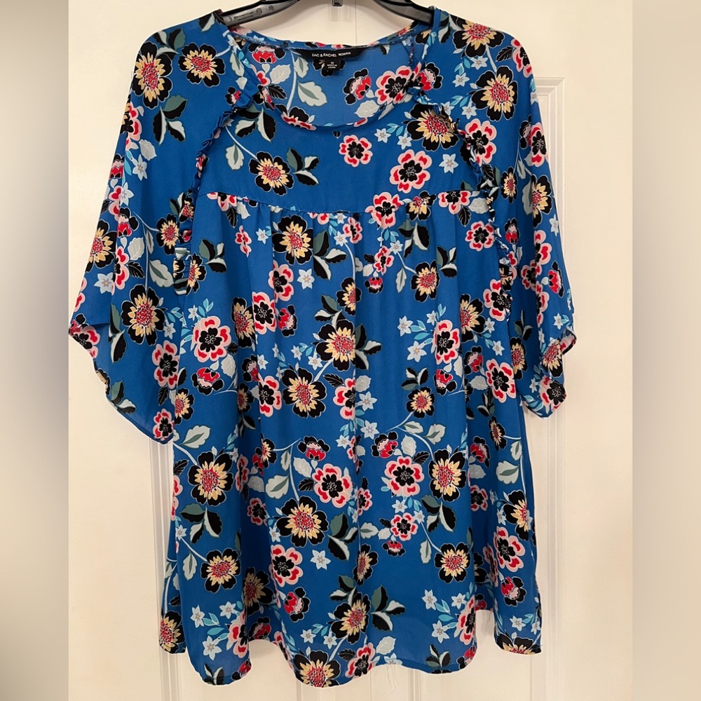 Zac and Rachel Woman’s Plus 1x Blue Blouse with print